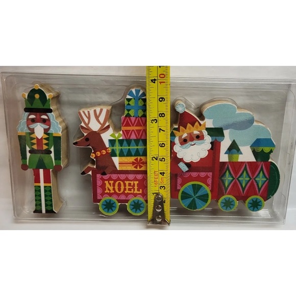 6pc Wondershop Decorative Wood Mantel Character Figures Santa Train Christmas 3" - Picture 5 of 6